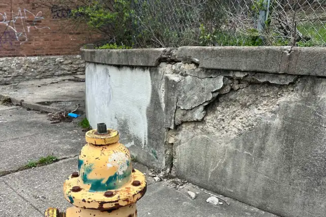 A crumbling wall in cincinnati, Ohio