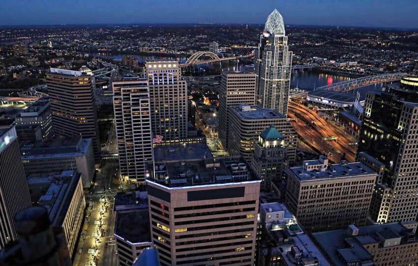 Cincinnati business downtown skyline