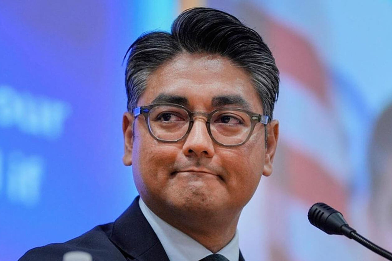 Cincinnati Mayor Aftab Pureval speaking at the podium during his swearing-in ceremony following his 2025 re-election.