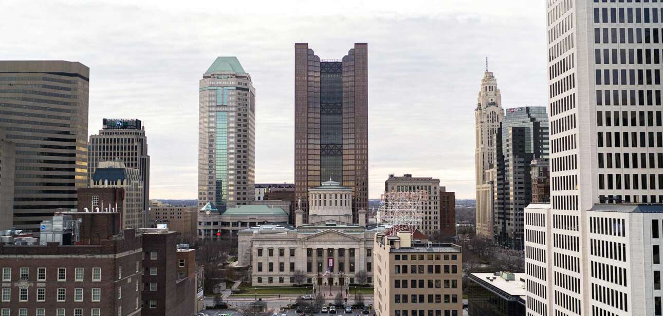 Ohio Statehouse image in Columbus minimum wage discussion