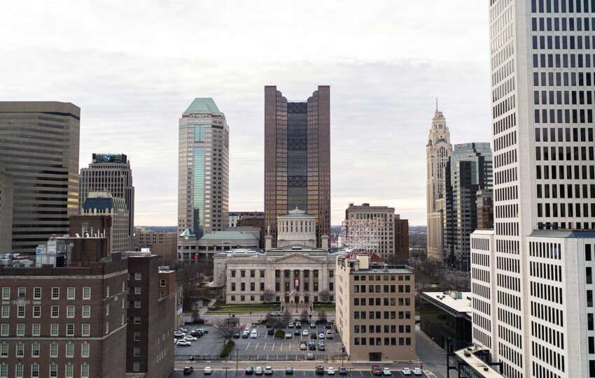 Ohio Statehouse image in Columbus minimum wage discussion