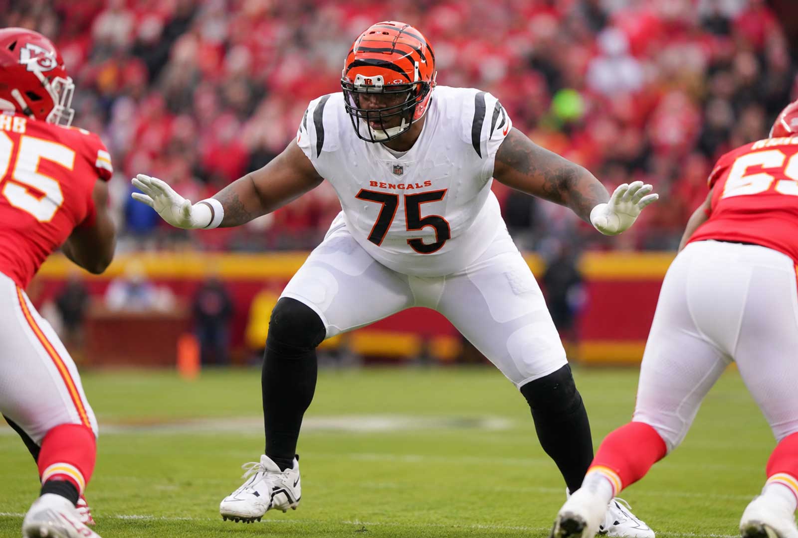 Orlando Brown Jr. Sets in Pass Protection for the Bengals